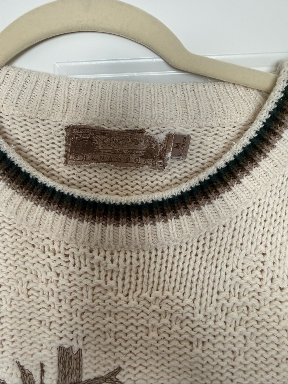 Vintage Cream Knit Sweater with Bass embroidery - Picture 3 of 6
